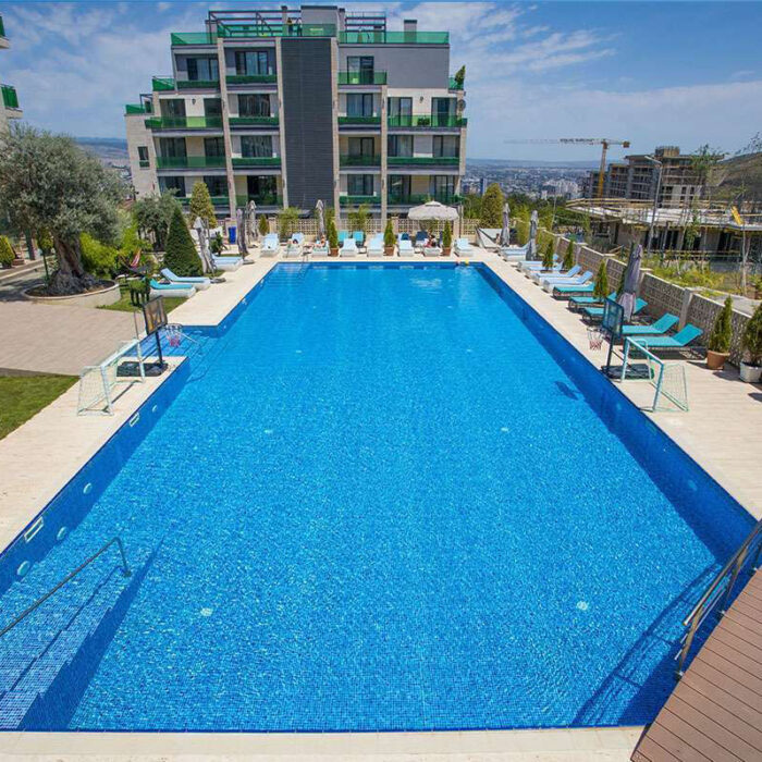 VR Resort pool